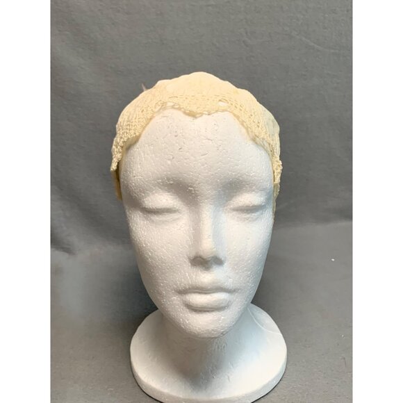 Vintage Handmade Lace & Silk Bonnet - For the Fancy Headed Women - Picture 4 of 13